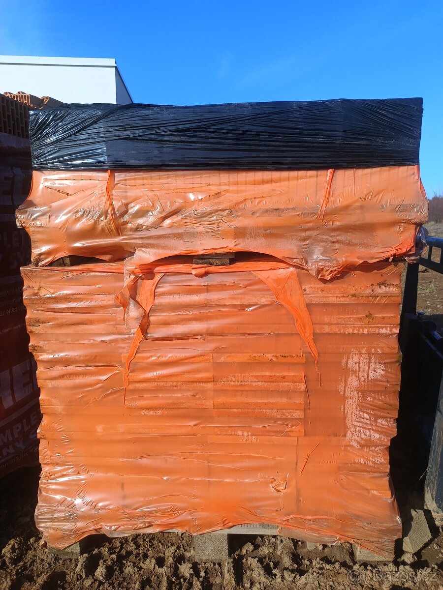 Broušené cihly a věncovky Heluz - 7