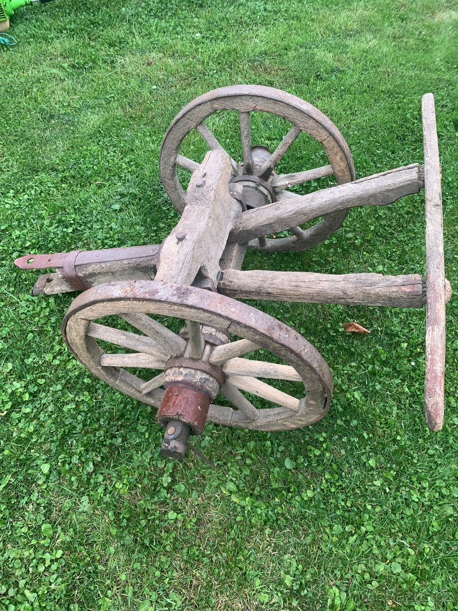 Retro- nákolesník z koňského povozu -loukoťové kola - 7