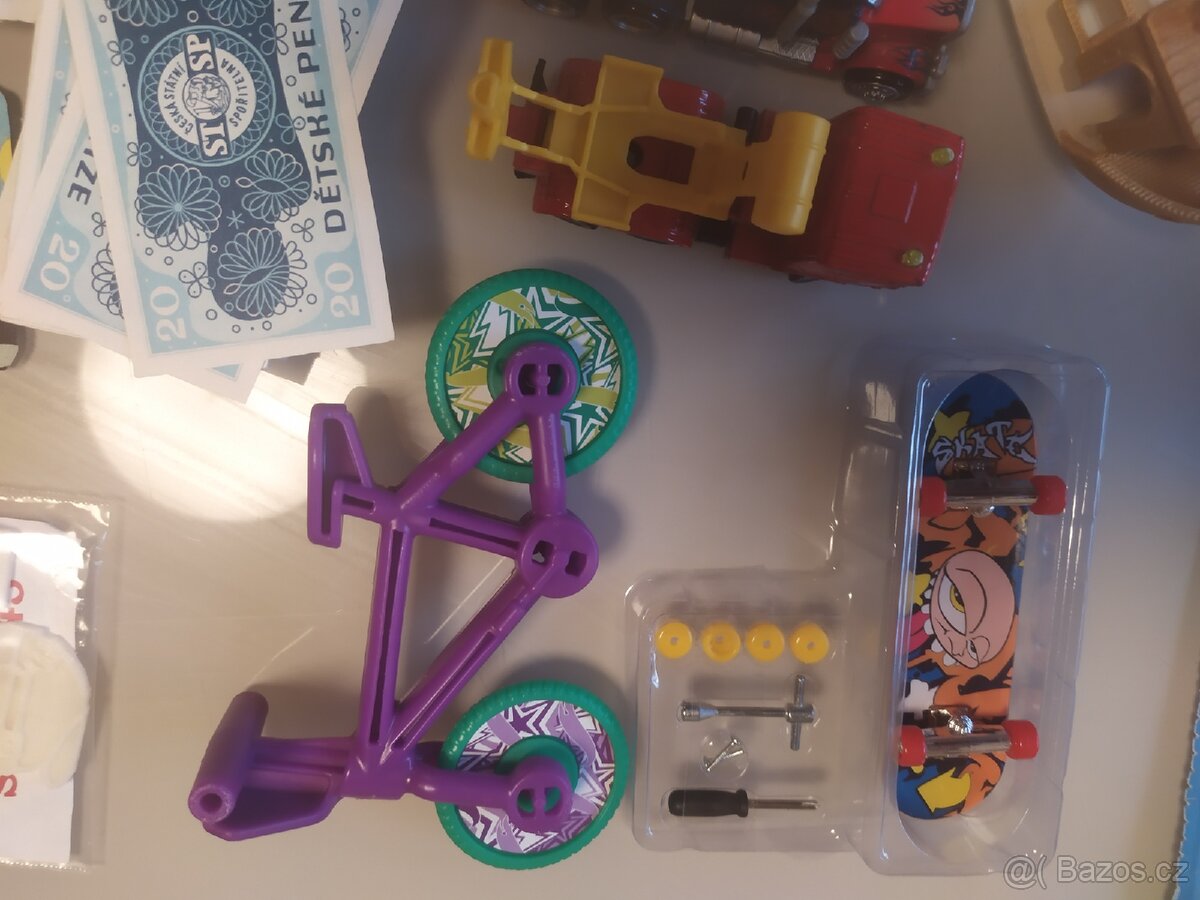 Mix různých hraček - 7