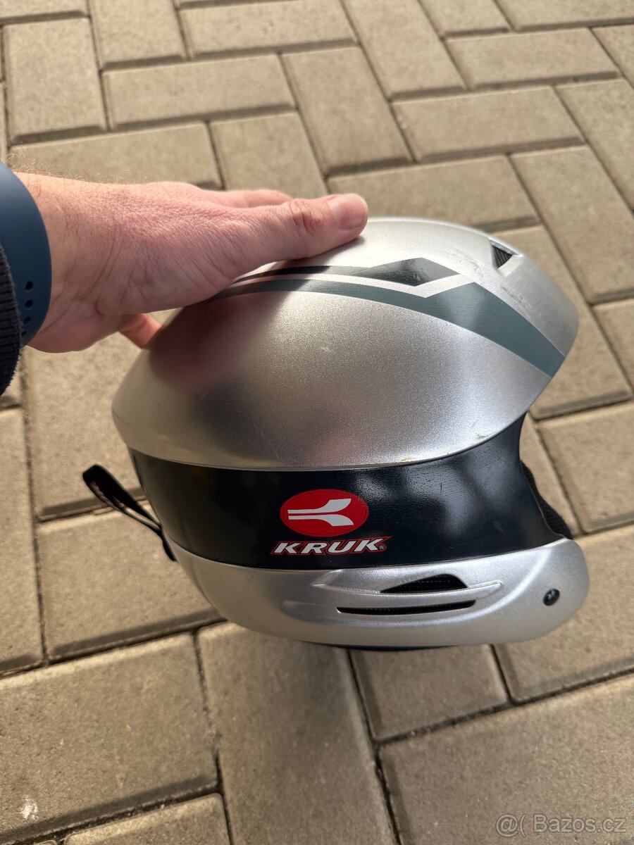 Lyžařská helma - 7