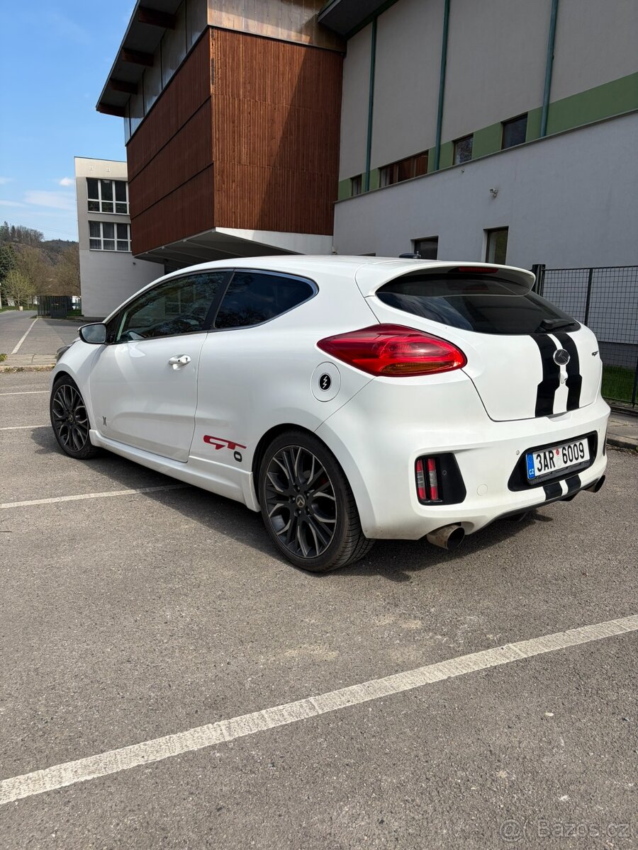 Kia Ceed GT - 7