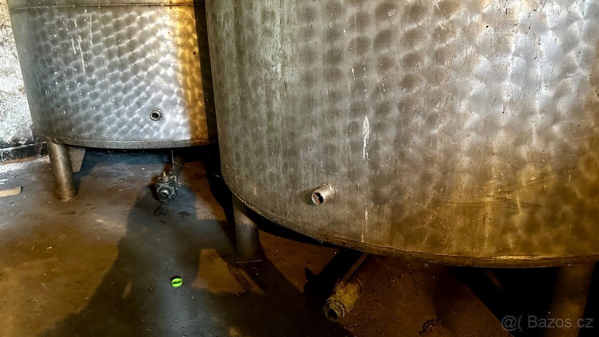 NEREZOVÉ - KAMENINOVÉ - PLASTOVÉ - NÁDOBY - 1000L - 6000L - 7