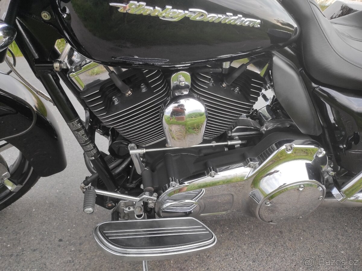 HARLEY DAVIDSON FLHX Street Glide - 7