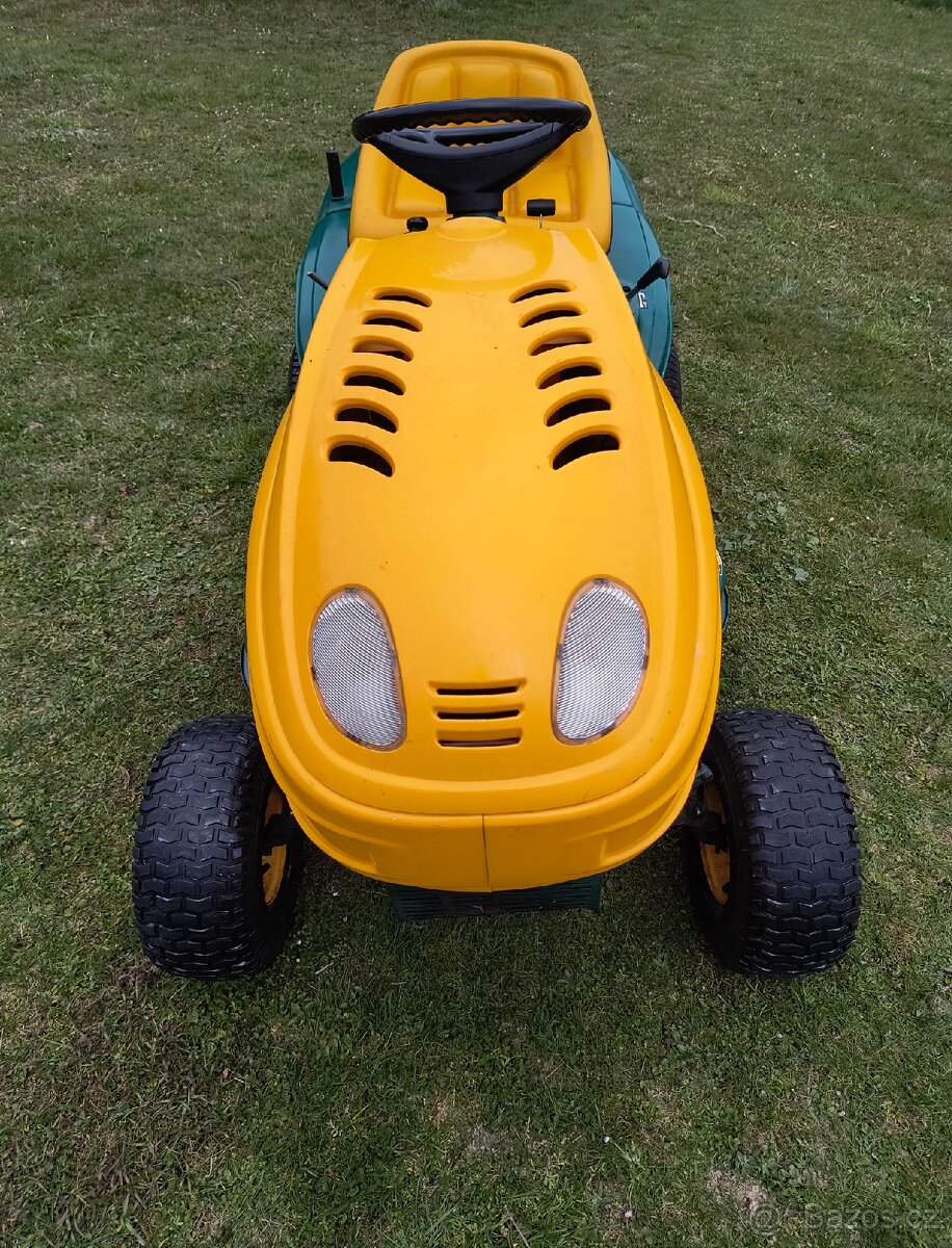 Zahradní traktor YardMan MTD - 7