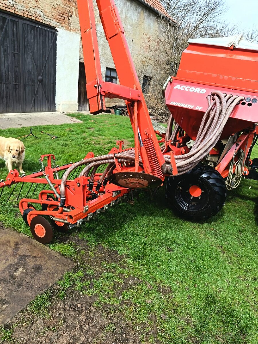 Secí stroj-Accord Pneumatic DV6 - 7