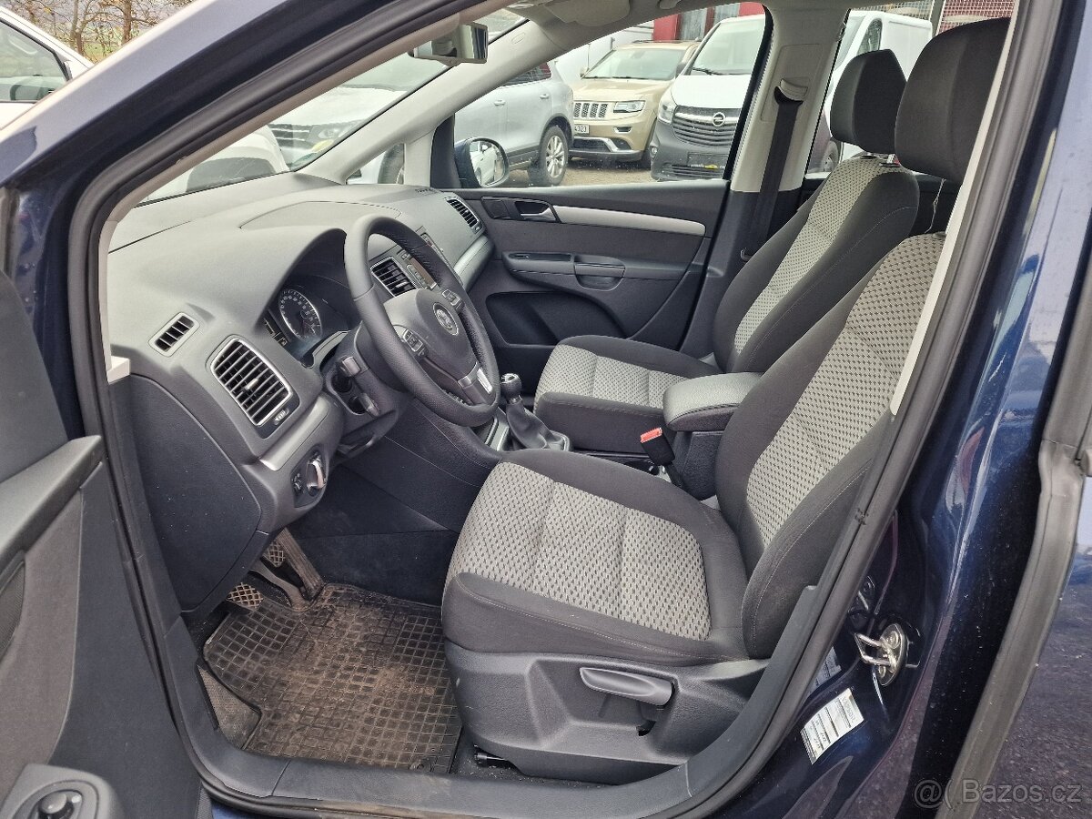 Volkswagen SHARAN 2,0TDI 103KW NAVI VÝHŘEV - 7