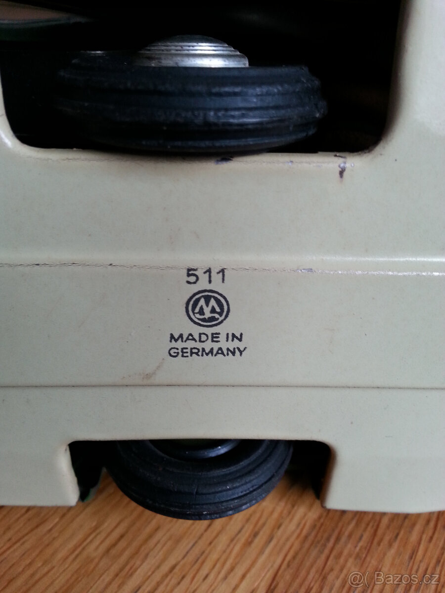 Plechové autíčko - 7