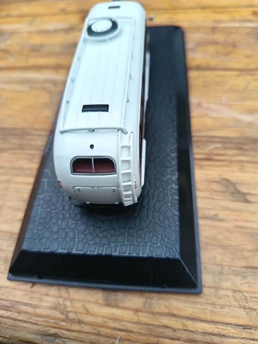 Model autobusu Reo speedwagon 1946 - 7