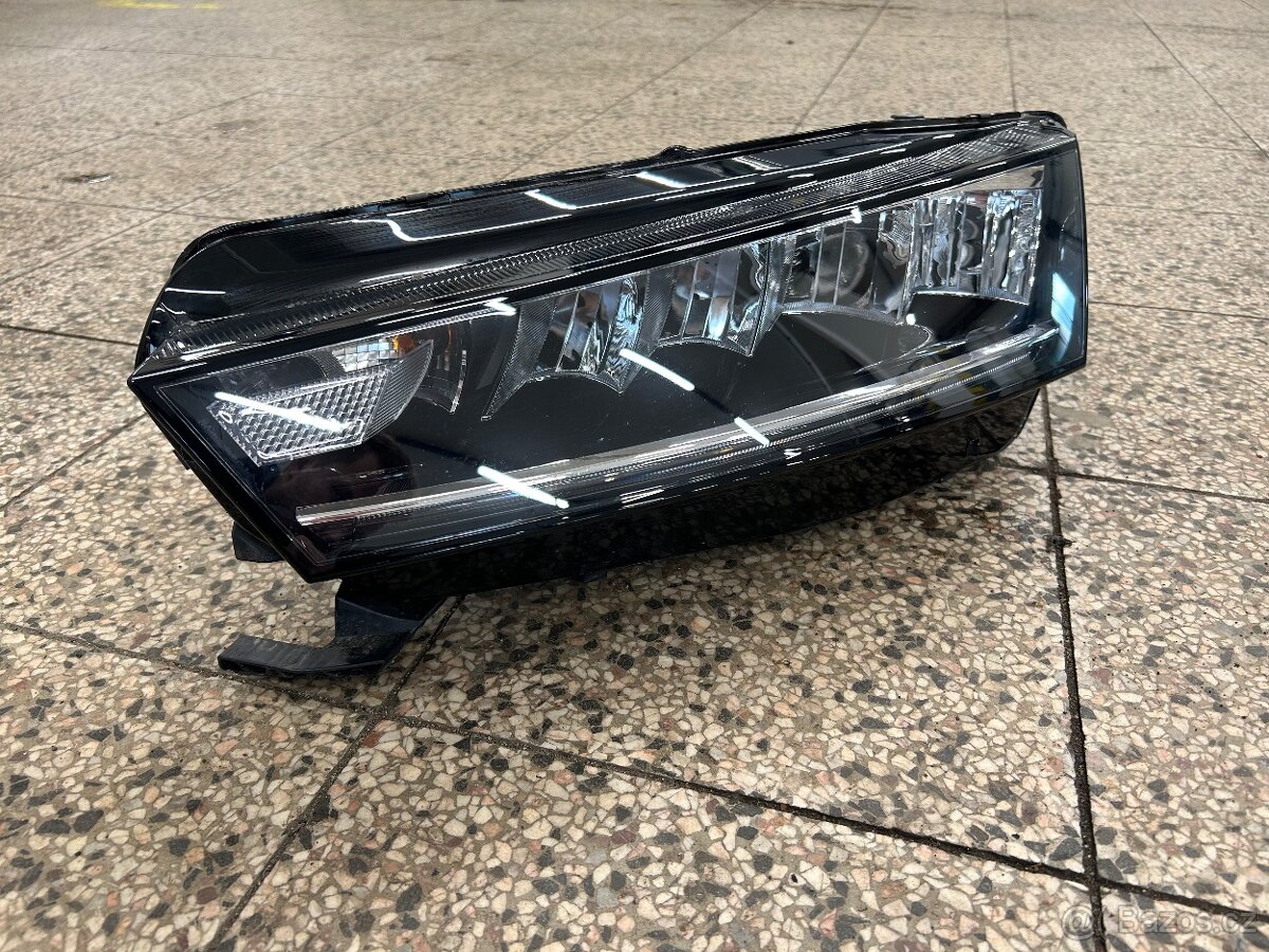 Světlo octavia IV - 7