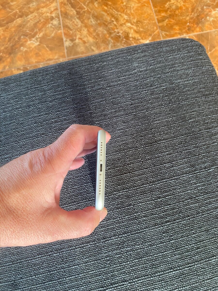 Prodám iphone11 64gb - 7