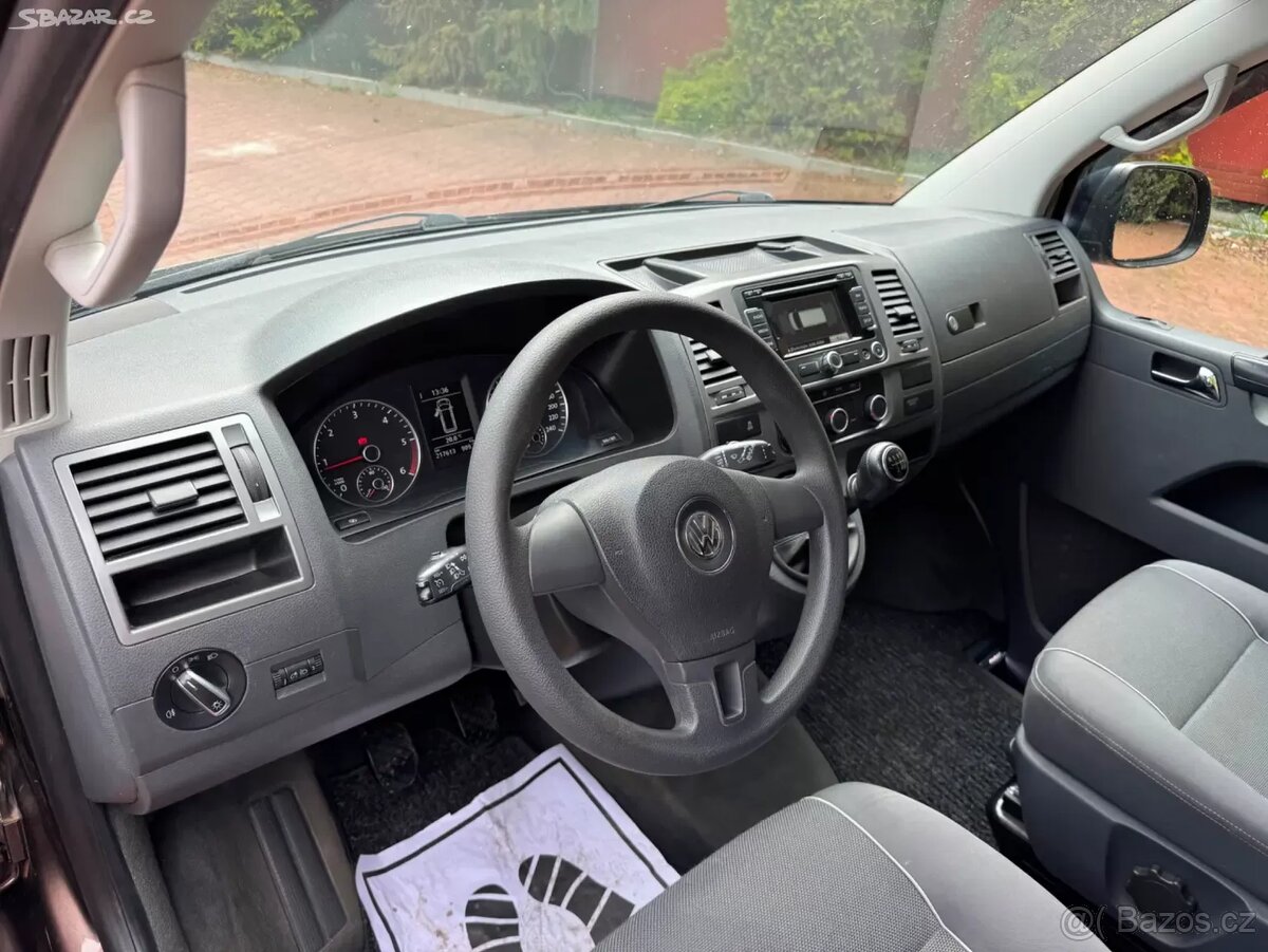 VW Multivan T5 2.0 TDI 103kW,1.Majitel,Webasto,Tažné,Navi. - 7