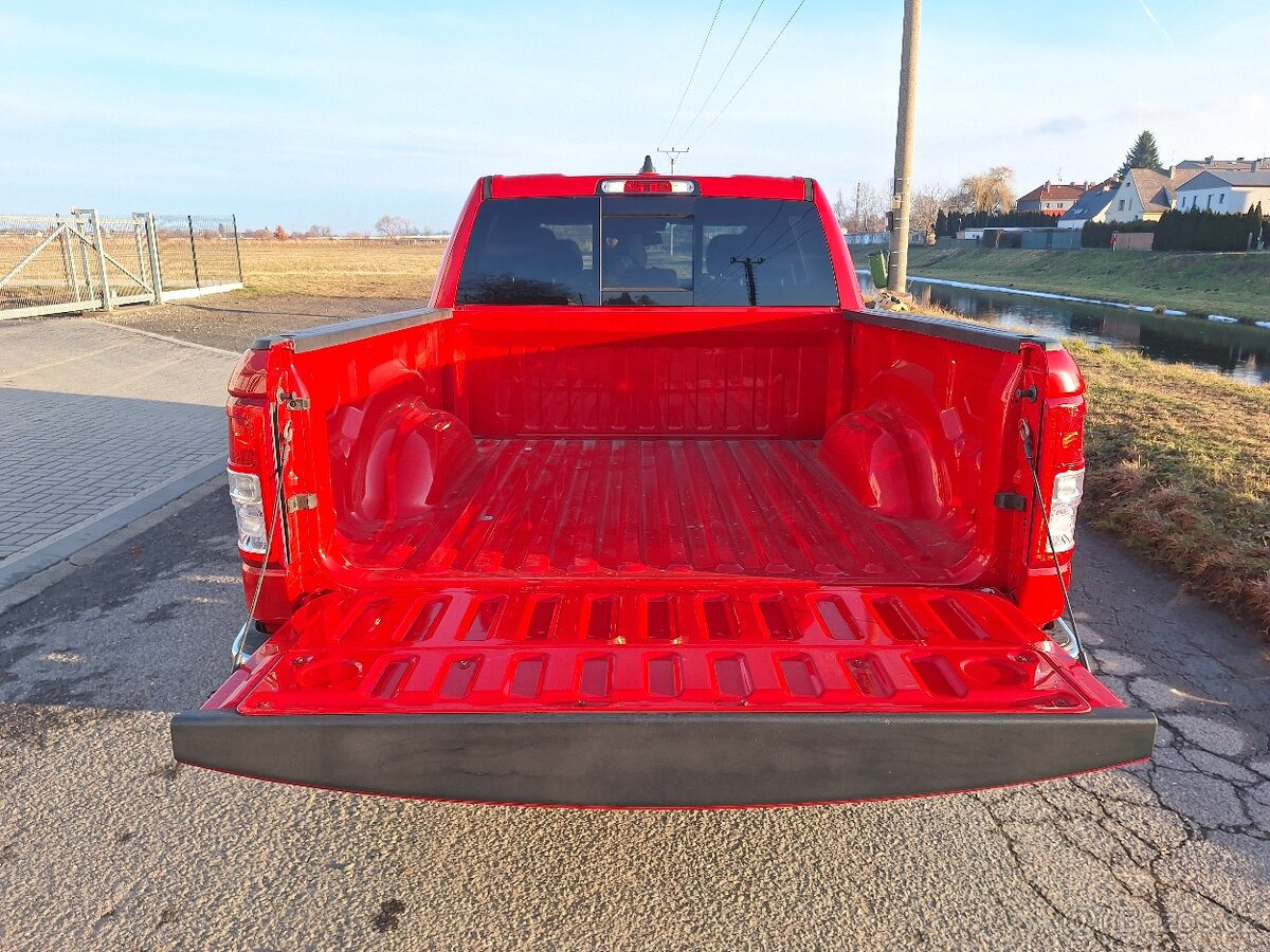Dodge RAM 1500. 5.7 Hemi r .2019. Pouze 23.000km - 7