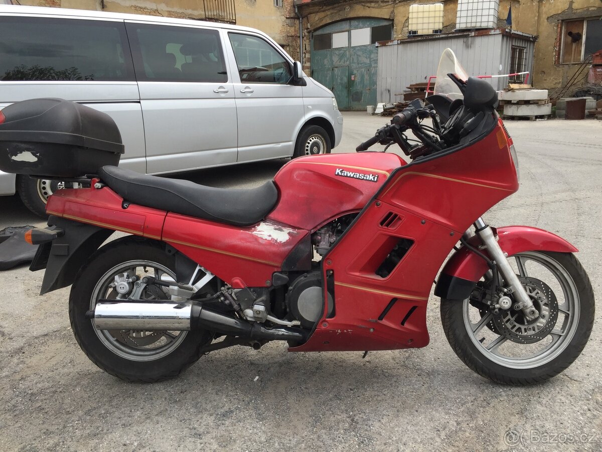 Kawasaki GTR 1000 - 7