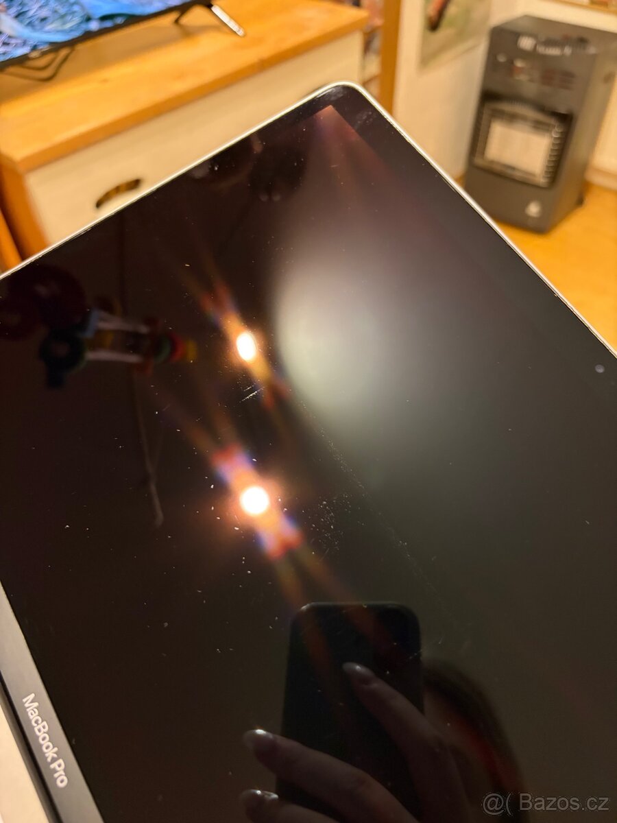 MacBook Pro 13” (2016) – 8GB RAM / 512GB SSD - 7