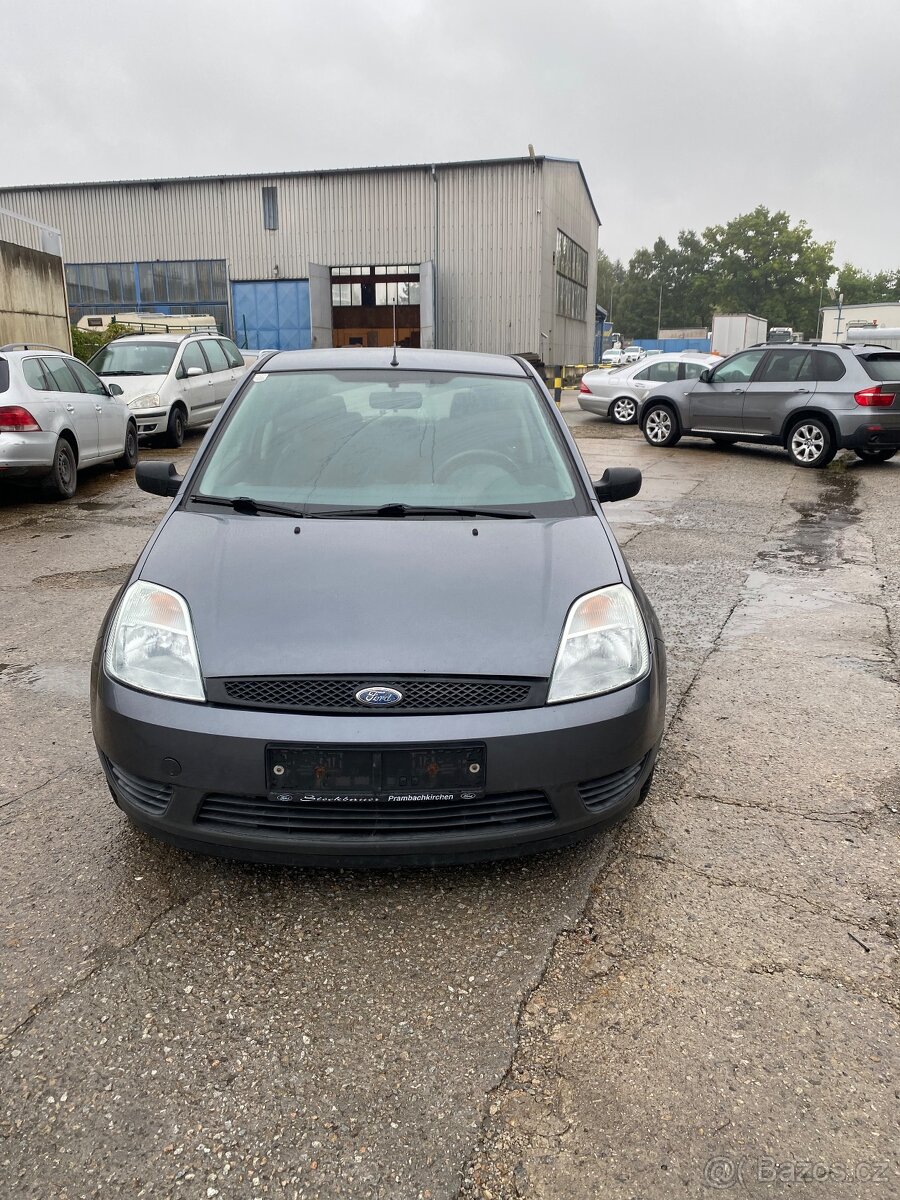 FORD FIESTA 1.3i - 7