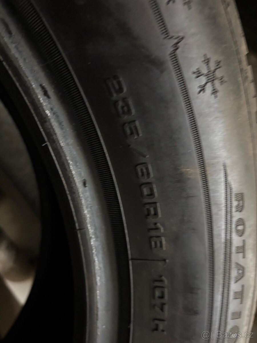 Prodám zánovní zimní pneumatiky Dunlop 235/60 R18 107H Volvo - 7