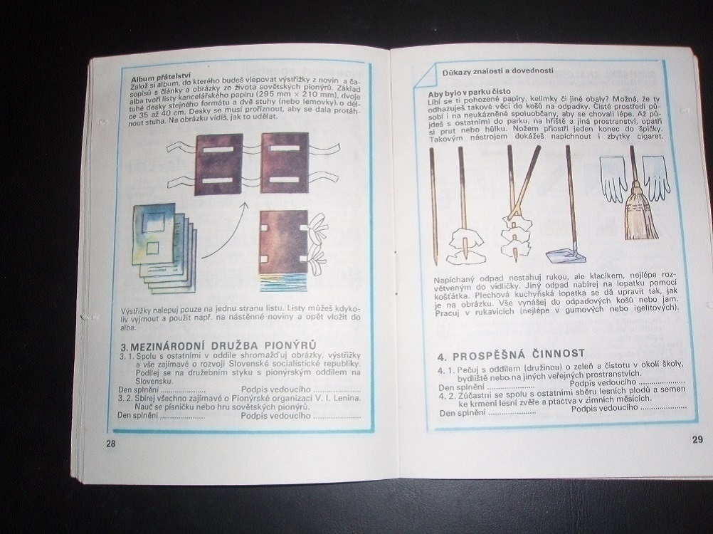 Pionýr - medaile 4ks a pásek 10ks, zápisník - 7