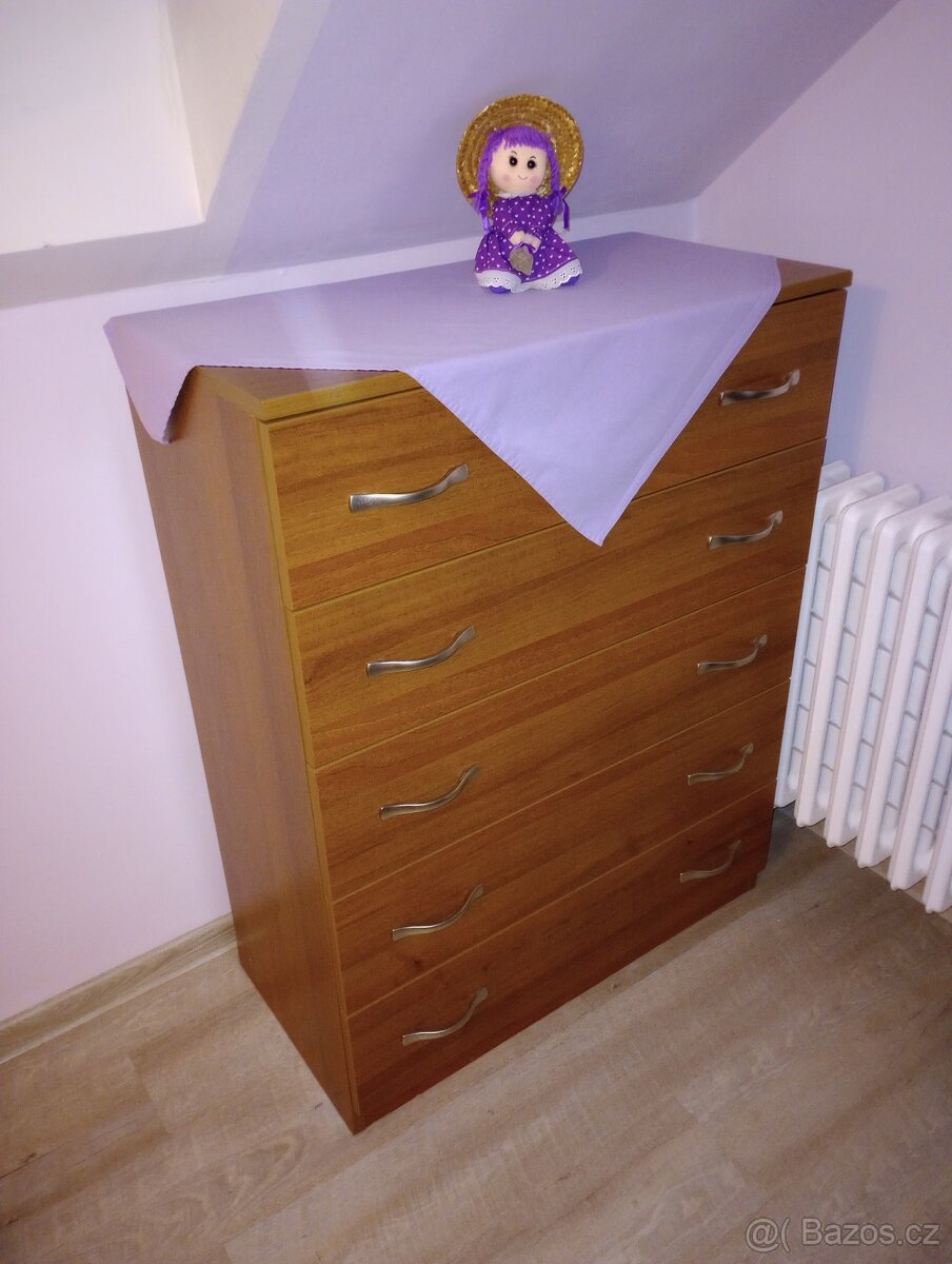 Manželská postel + noční stolky a komoda - 7