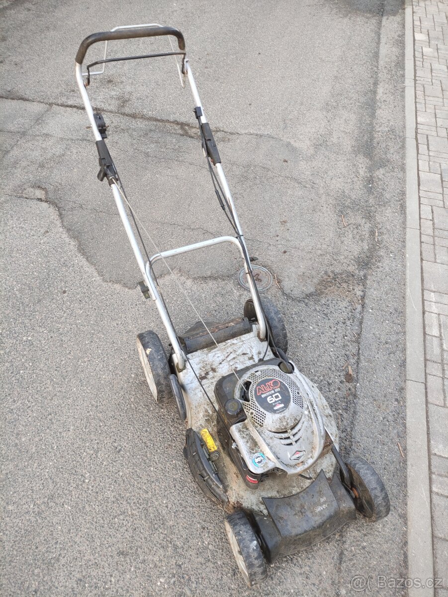 Sekačka na trávu - 7