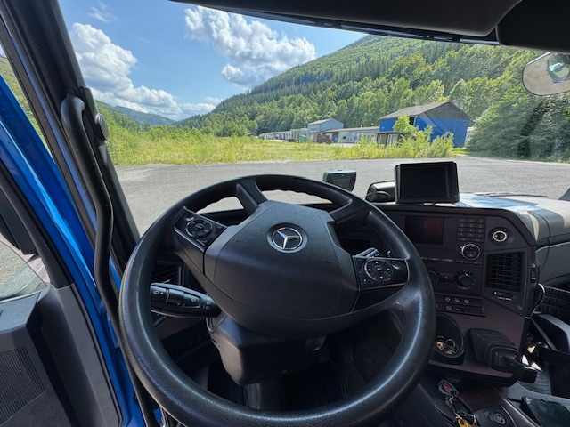 Mercedes-Benz Antos valník s hydraulickou rukou - 7