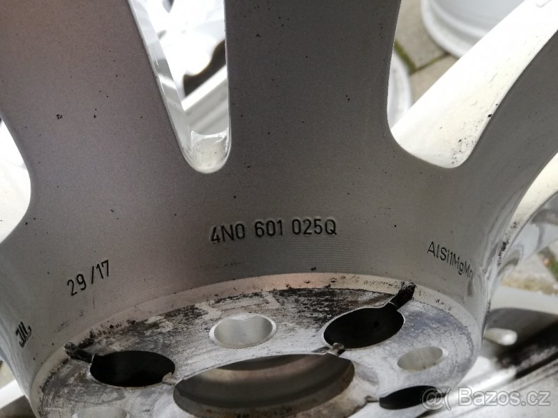 Original alu sada Audi A8 R20 5x112 - 7