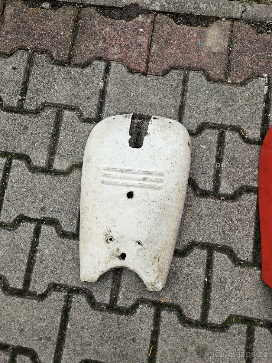 Sada červených plechů jawa 50 - 7