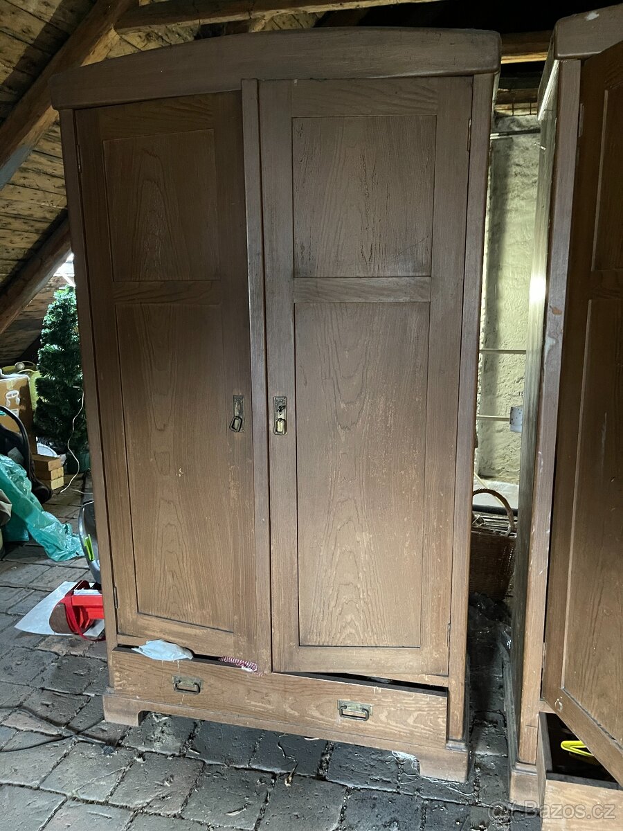 Starožitný nábytek - 7