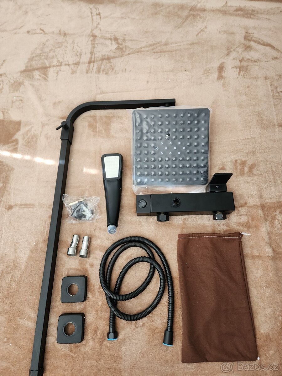 Moderní černá sprchová sada – čtvercový design - 7