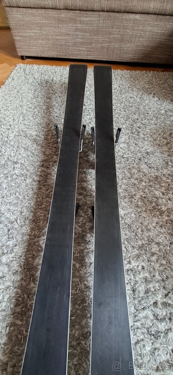 Velmi zachovalé lyže Atomic VA73 Varioscandium 162 cm - 7