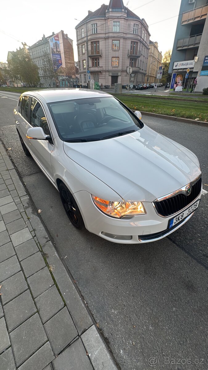 Škoda superb 2.0tdi ,dsg 2011 rok 276tis km - 7