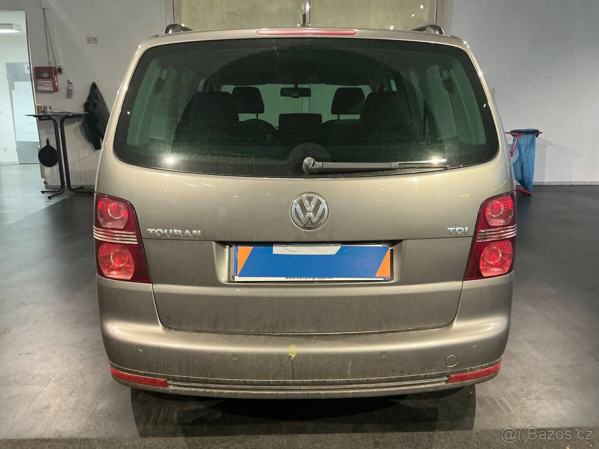 VW Touran 1.9 TDI 77kW,Tempomat,7.míst,bez koroze. - 7