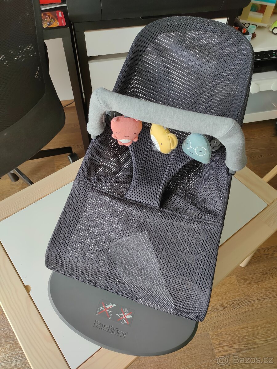 Dětské lehátko BabyBjörn + taška + hračky - 7