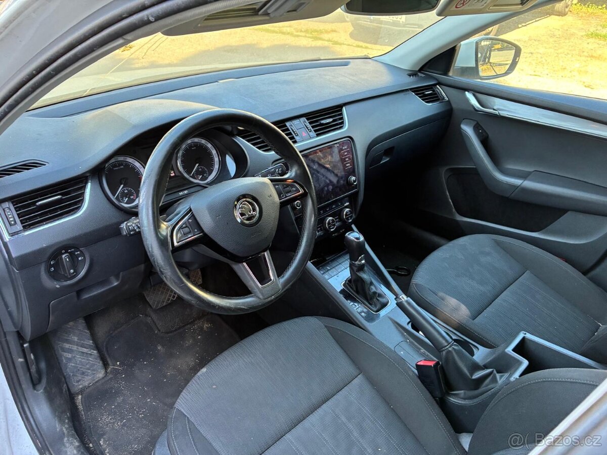 Dražba Škoda Octavia 1.6 TDi DSG Style 85 kW nepojízdná - 7