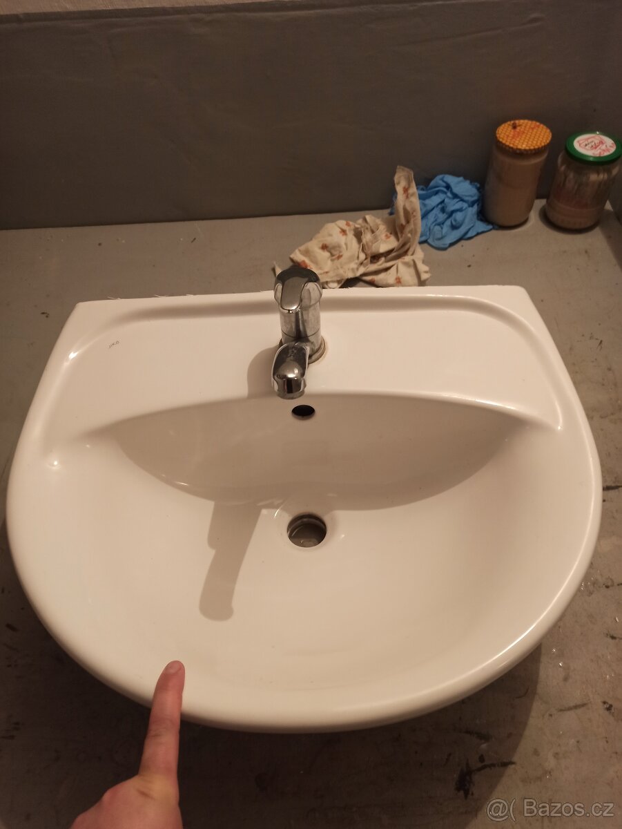 Prodám použité umyvadlo - pěkný stav - 7