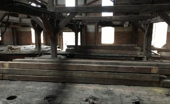 Staré trámy a staré prkna - 7