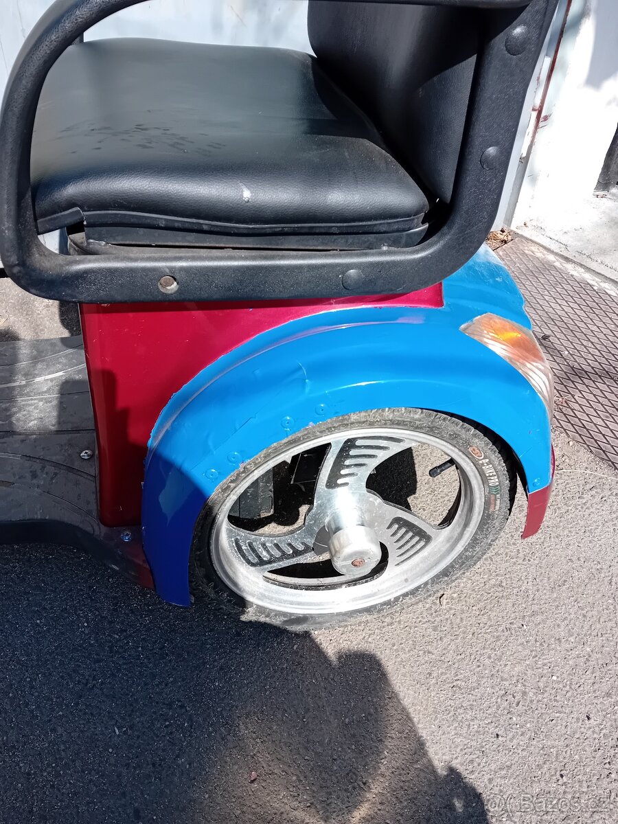 INVALIDNI ELEKTRO TRIKOLKA - 7