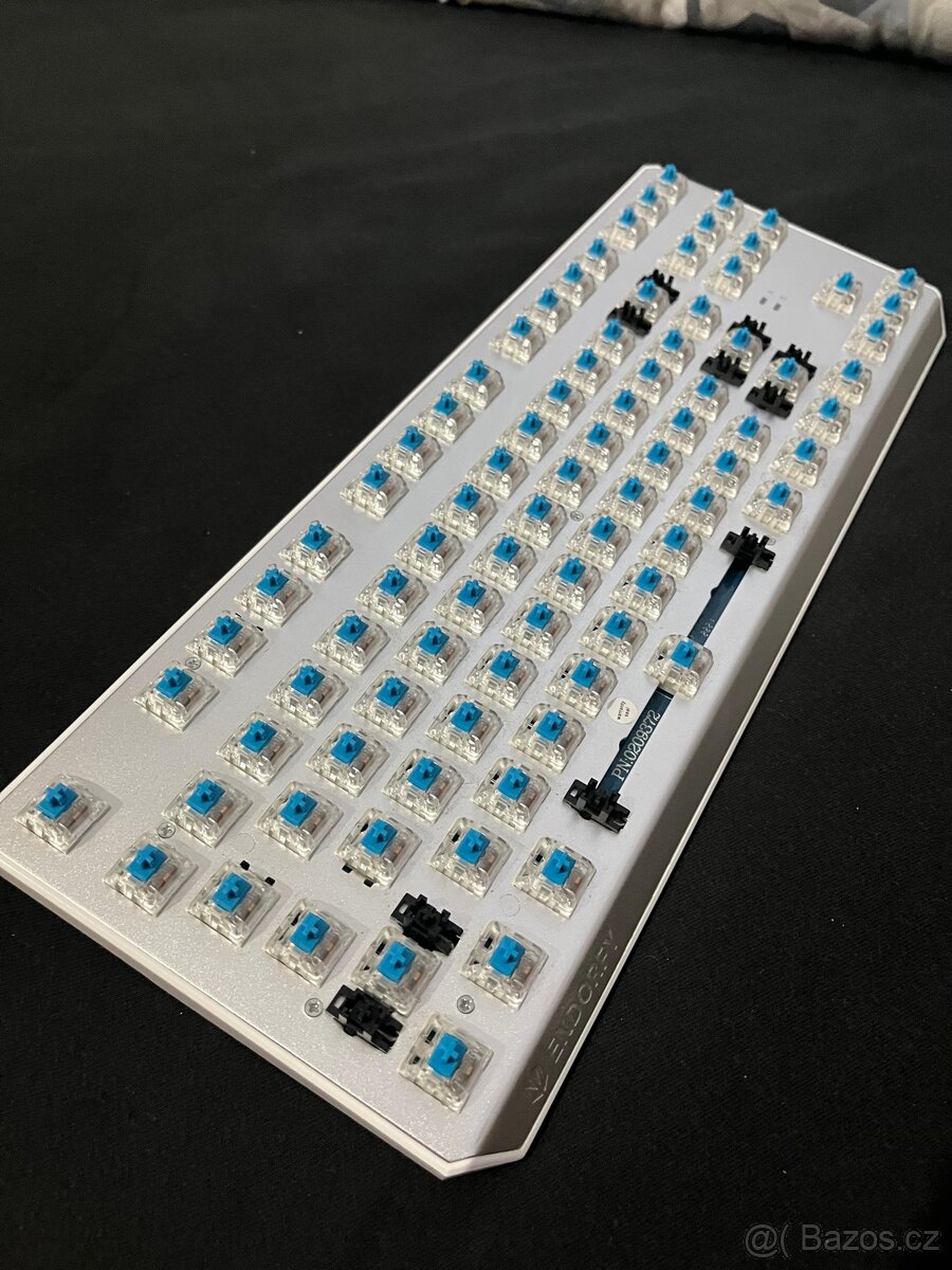 Endorfy Thock TKL pudding onyx white blue - 7