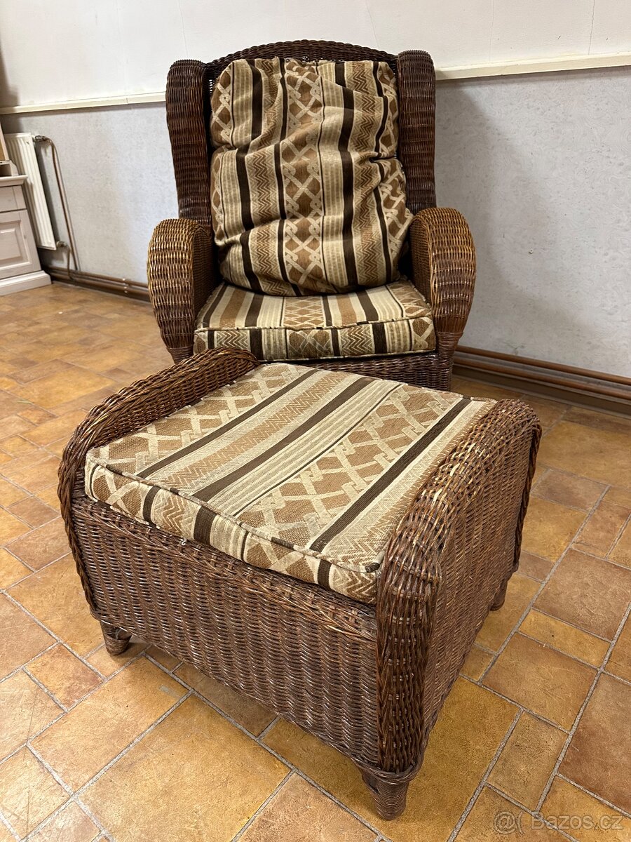 RATANOVÉ KŘESLO S PODNOŽNÍKEM - 7