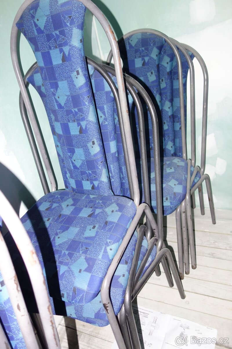 Stohovatelné židle a podsedáky - 7