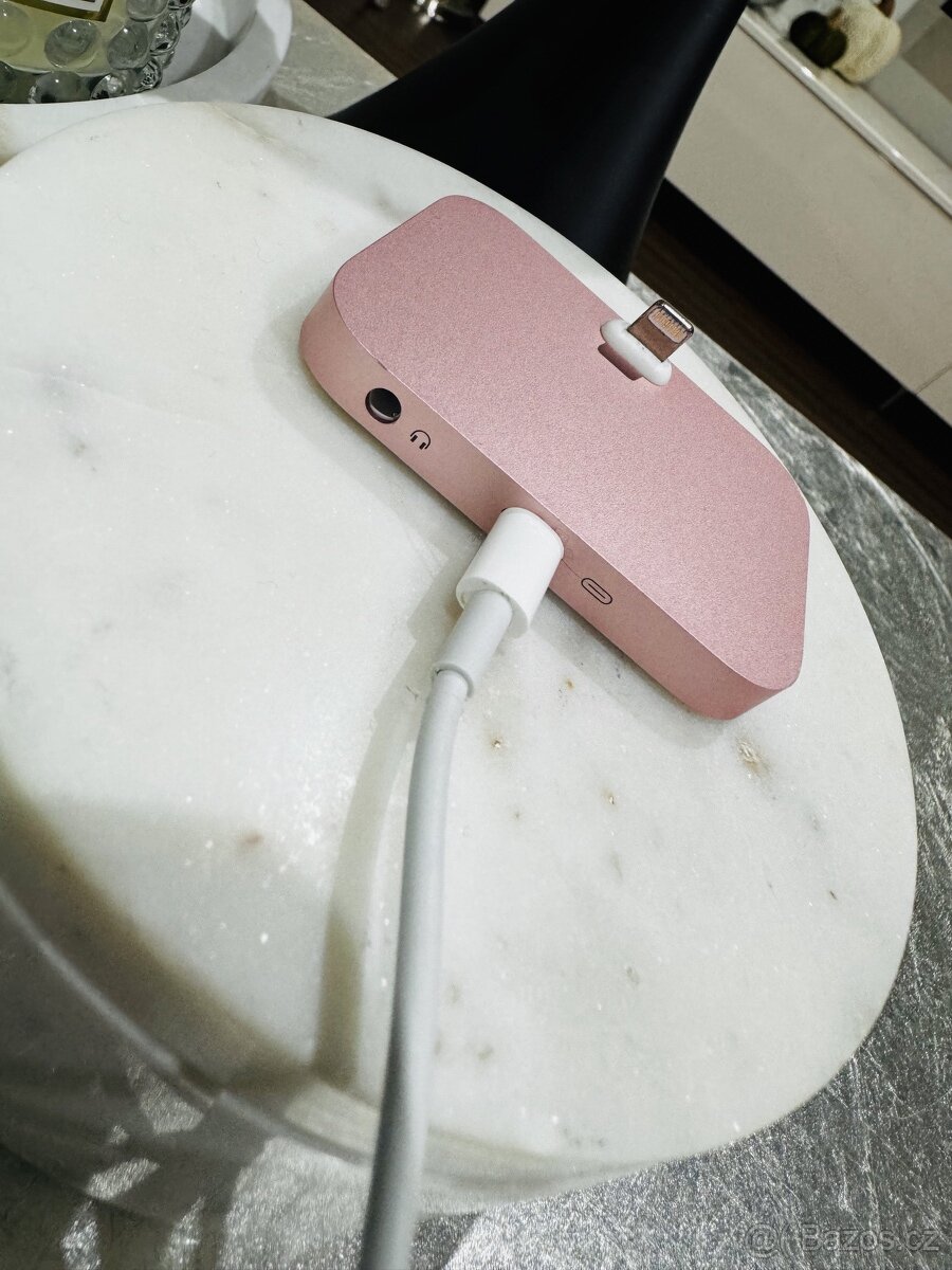 stojánky/nabijecky na apple iPhone - 7