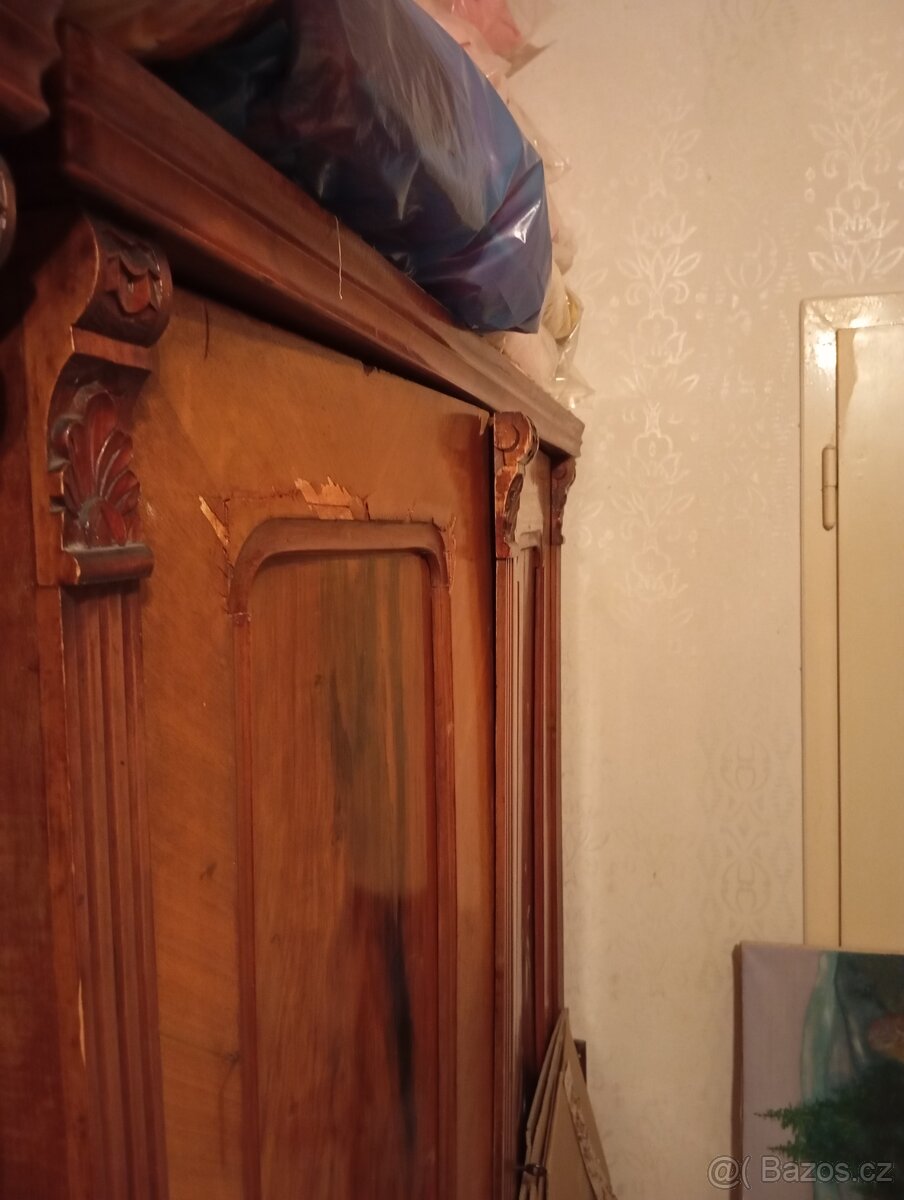 Starožitné skříně - 7