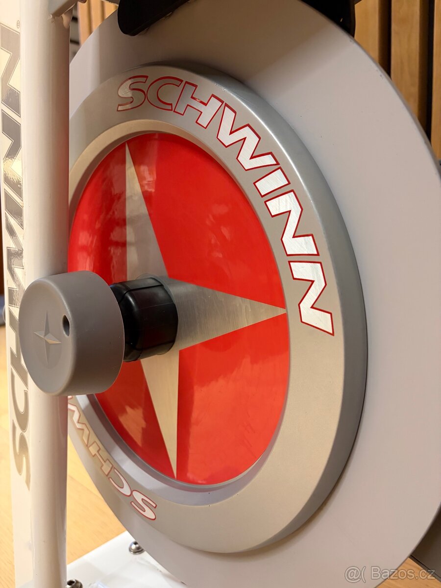 Spinningové kolo Schwinn - 7