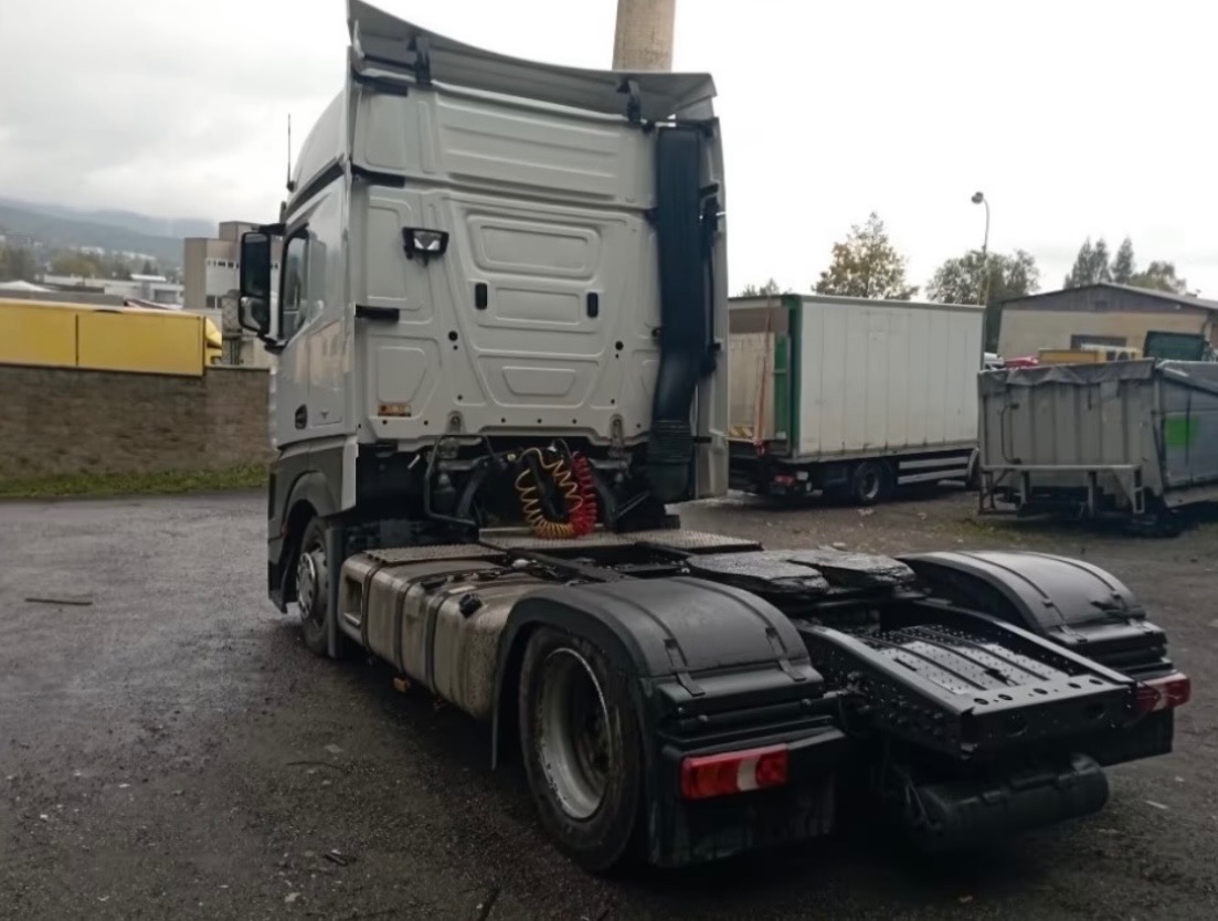 Mercedes Benz Actros 1845 lowdeck - 7