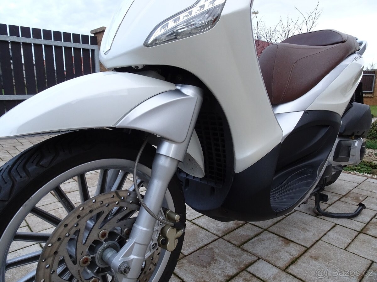 Piaggio Beverly 300 - 7