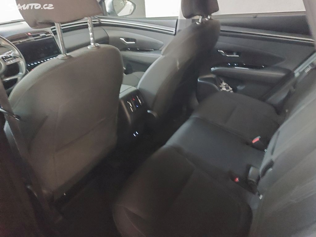 Hyundai Tucson 1.6TGDi 4WD STYLE - 7