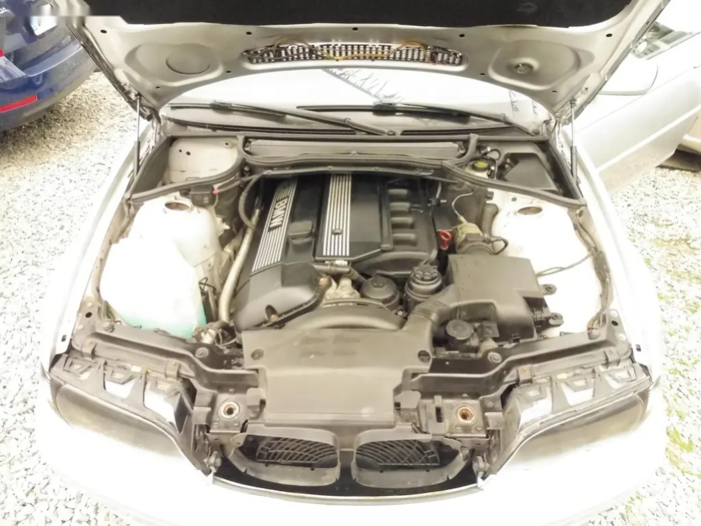 BMW Řada 3, 323 CI - 7