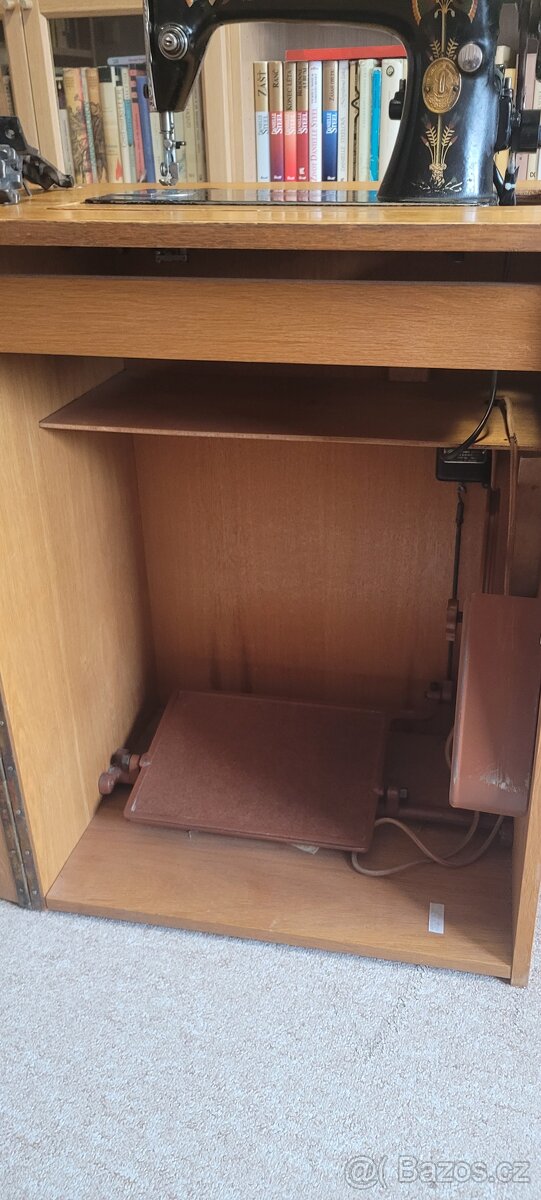 Prodám šicí stroj Singer - 7