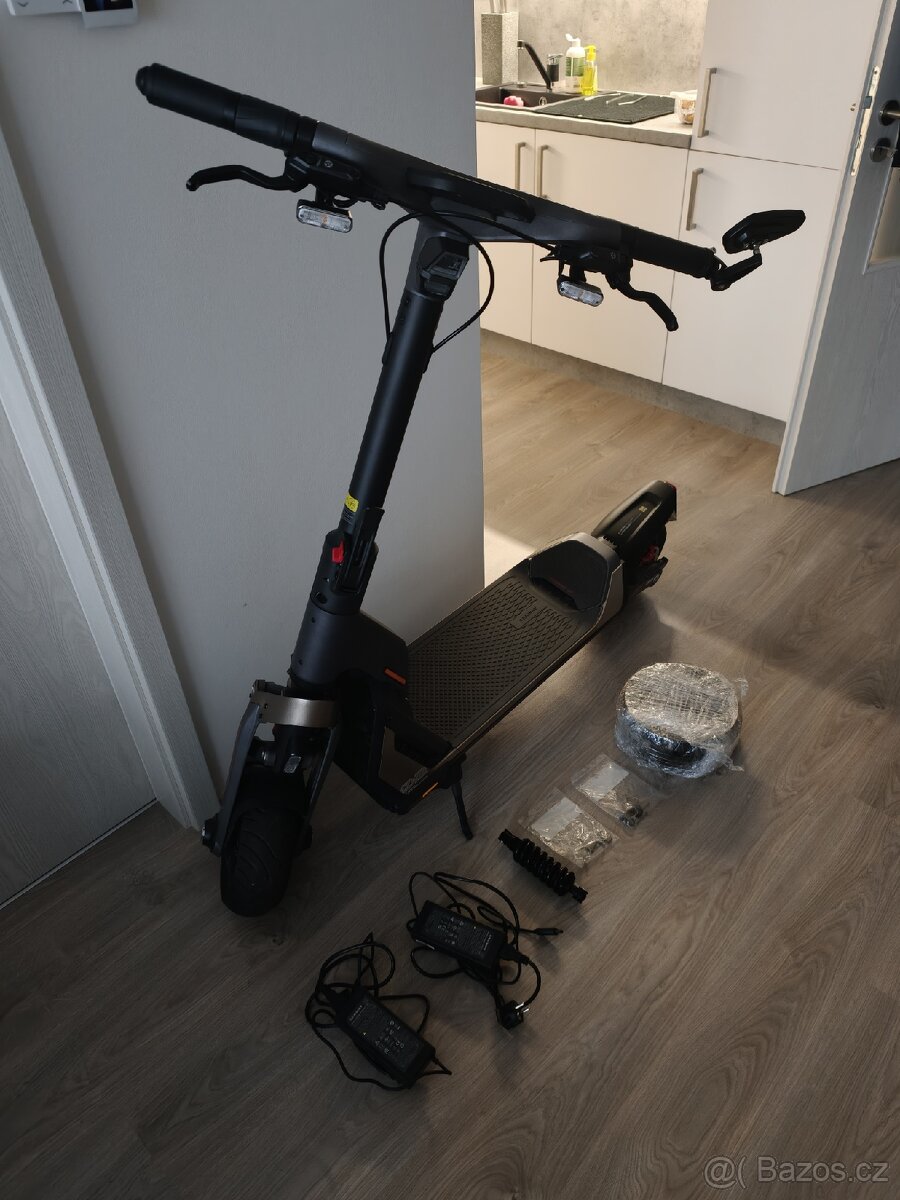 Elektrokoloběžka Segway GT2 - 7