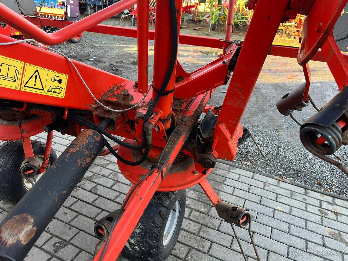 Obraceč sena, píce KÜHN GF 7702 - 7