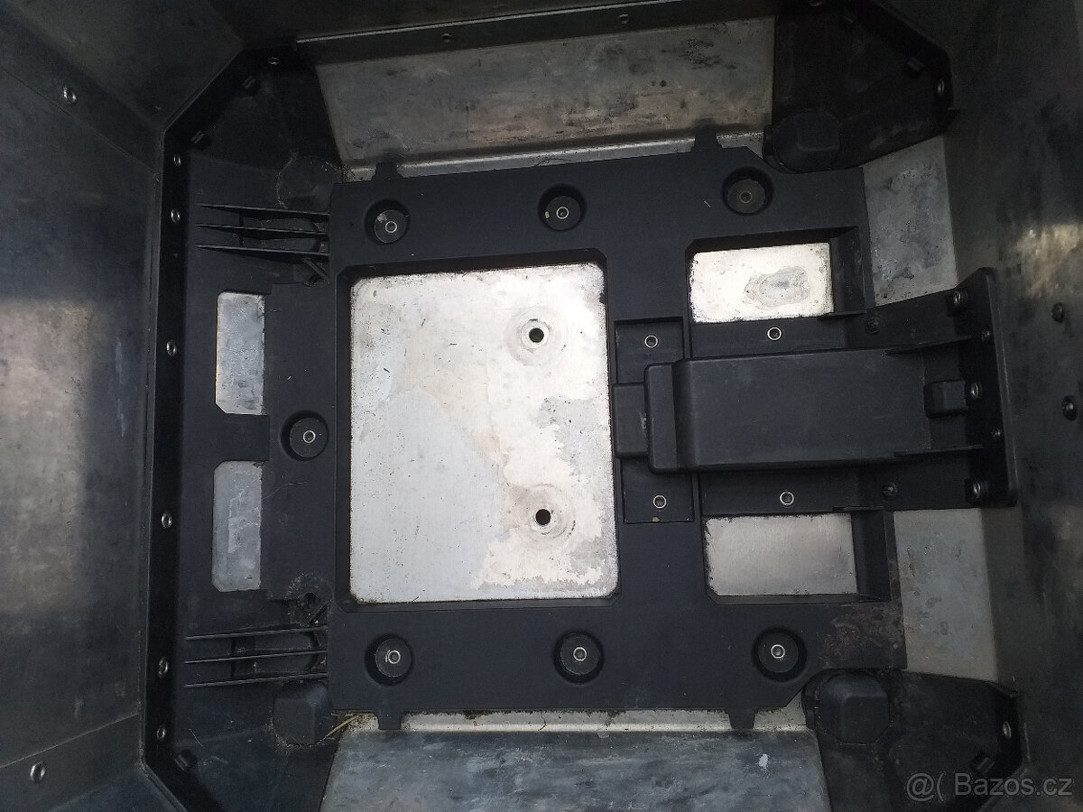 Givi Trekker Outback 42 - 7